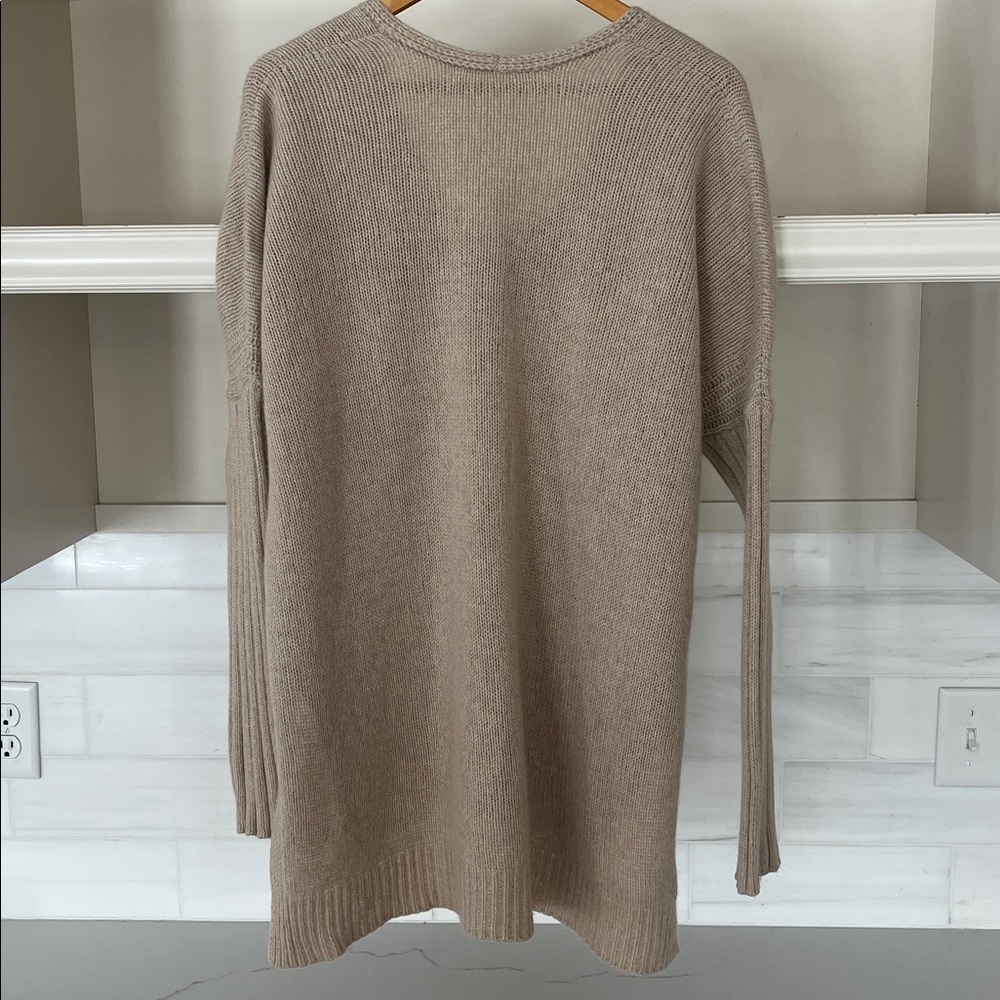 Vince oversized drop shoulder wool yak long V-Neck Sweater size M - Picture 11 of 12